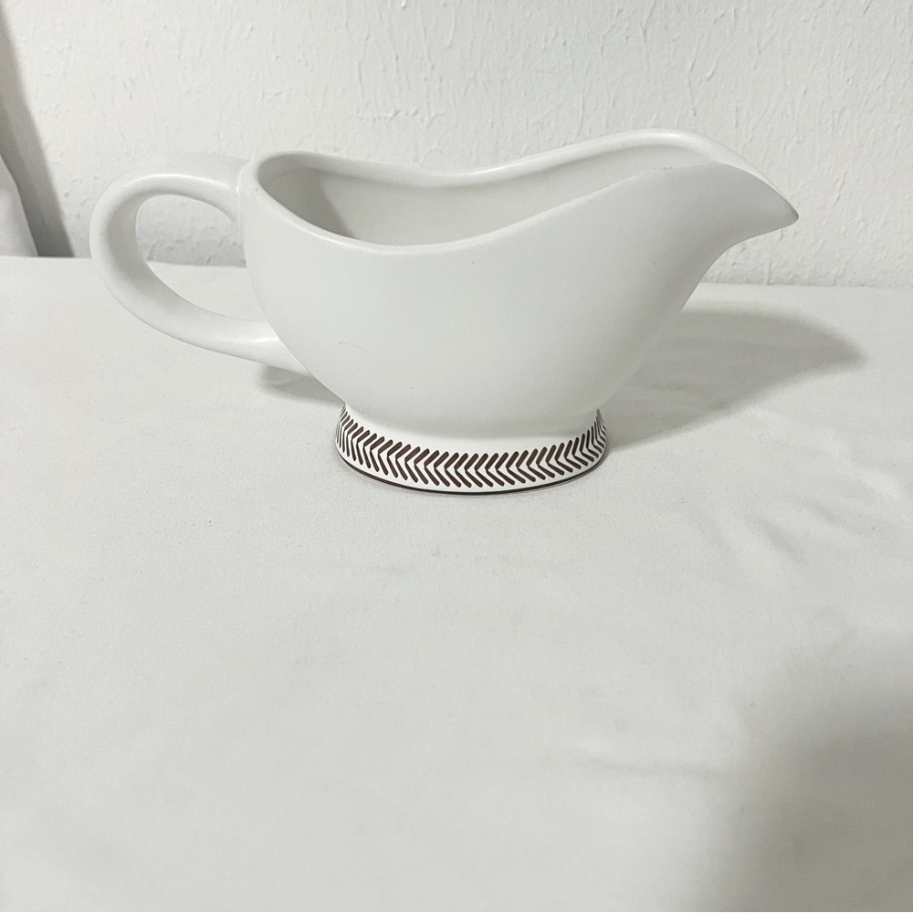 Celebrate It Ceramic Fall Gravy Boat Shape Pitcher With Spout Dinner Never Used